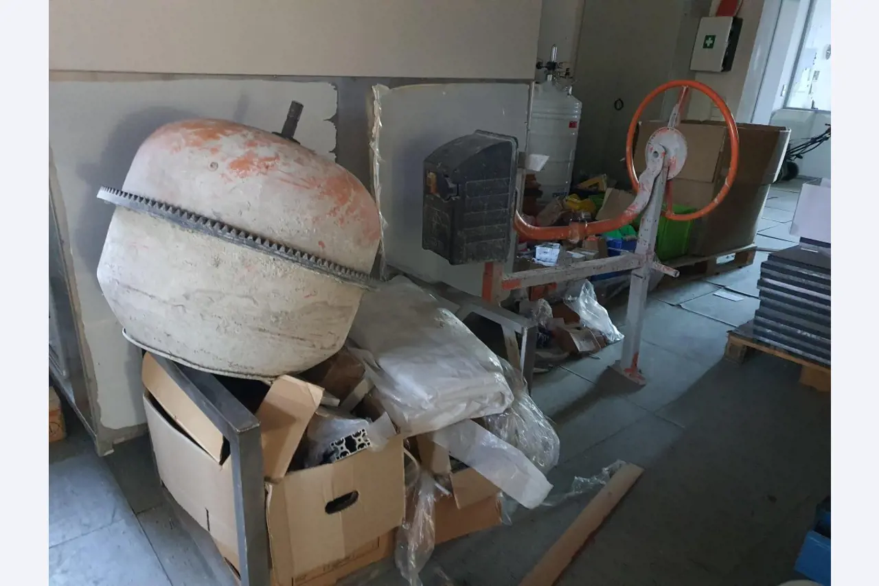 Przechowywanie, laboratorium analityczne i technologia medyczna z sektora konwersji kontenerów dla mobilnych laboratoriów i technologii medycznej-1