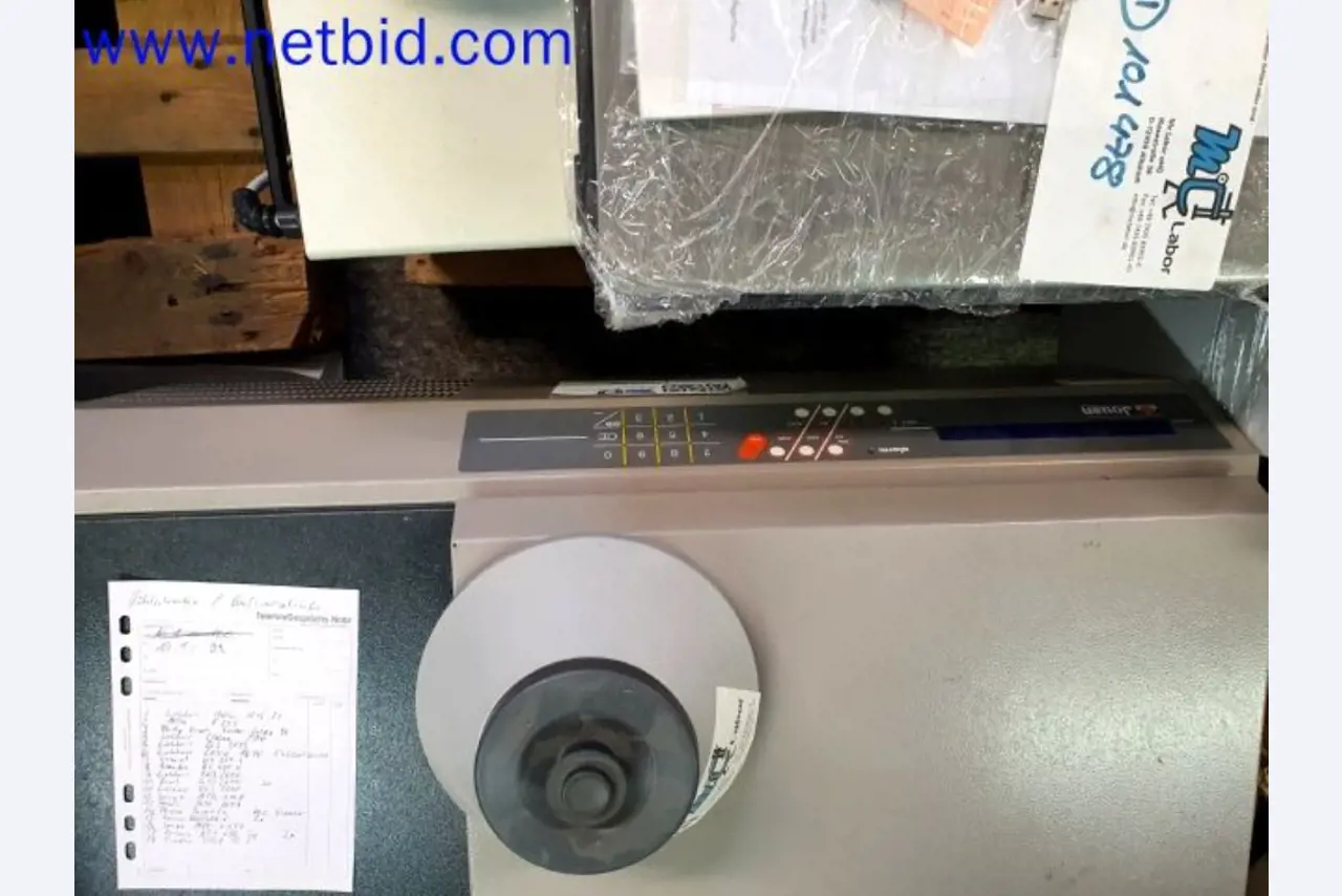 Lager, Analyse-Labor und Medizintechnik aus dem Bereich Containerumbau für mobile Labor und Medizin-Technik-1