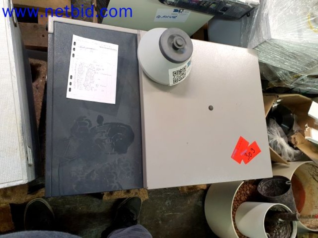 Lager, Analyse-Labor und Medizintechnik aus dem Bereich Containerumbau für mobile Labor und Medizin-Technik-3