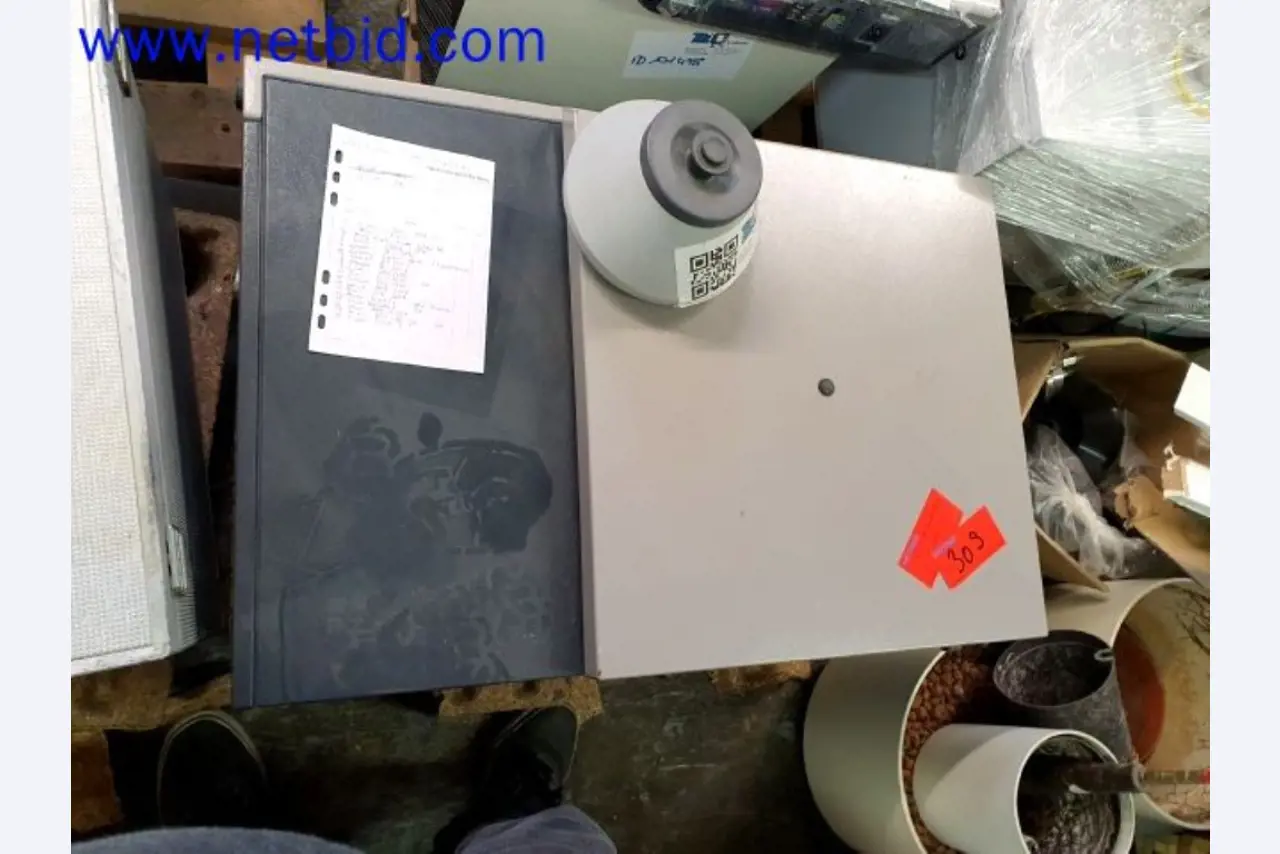 Lager, Analyse-Labor und Medizintechnik aus dem Bereich Containerumbau für mobile Labor und Medizin-Technik-3