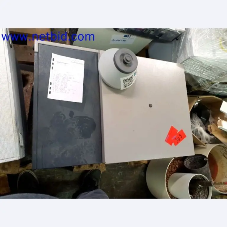 Lager, Analyse-Labor und Medizintechnik aus dem Bereich Containerumbau für mobile Labor und Medizin-Technik-3