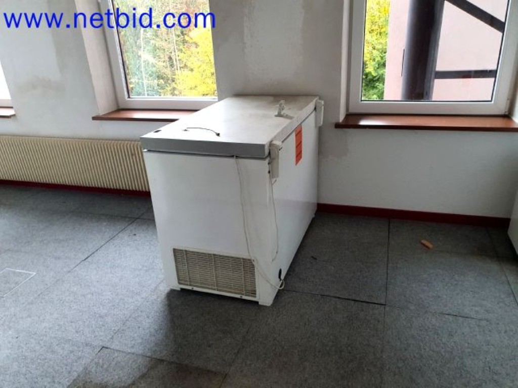 Lager, Analyse-Labor und Medizintechnik aus dem Bereich Containerumbau für mobile Labor und Medizin-Technik-2