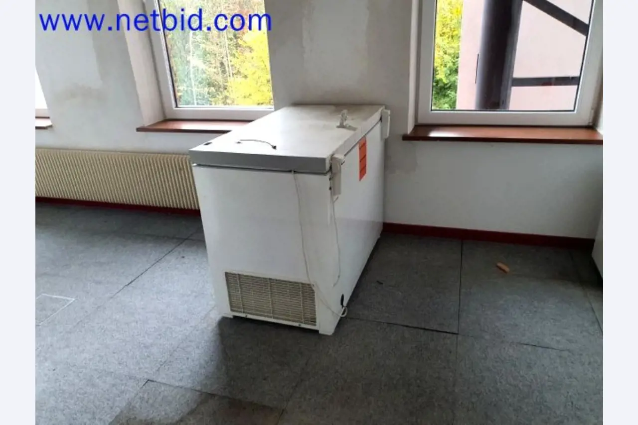 Lager, Analyse-Labor und Medizintechnik aus dem Bereich Containerumbau für mobile Labor und Medizin-Technik-2