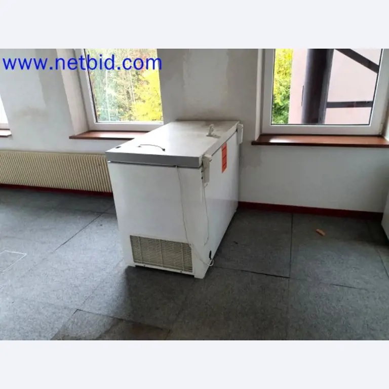 Lager, Analyse-Labor und Medizintechnik aus dem Bereich Containerumbau für mobile Labor und Medizin-Technik-2