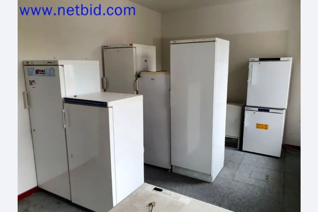 Lager, Analyse-Labor und Medizintechnik aus dem Bereich Containerumbau für mobile Labor und Medizin-Technik-3