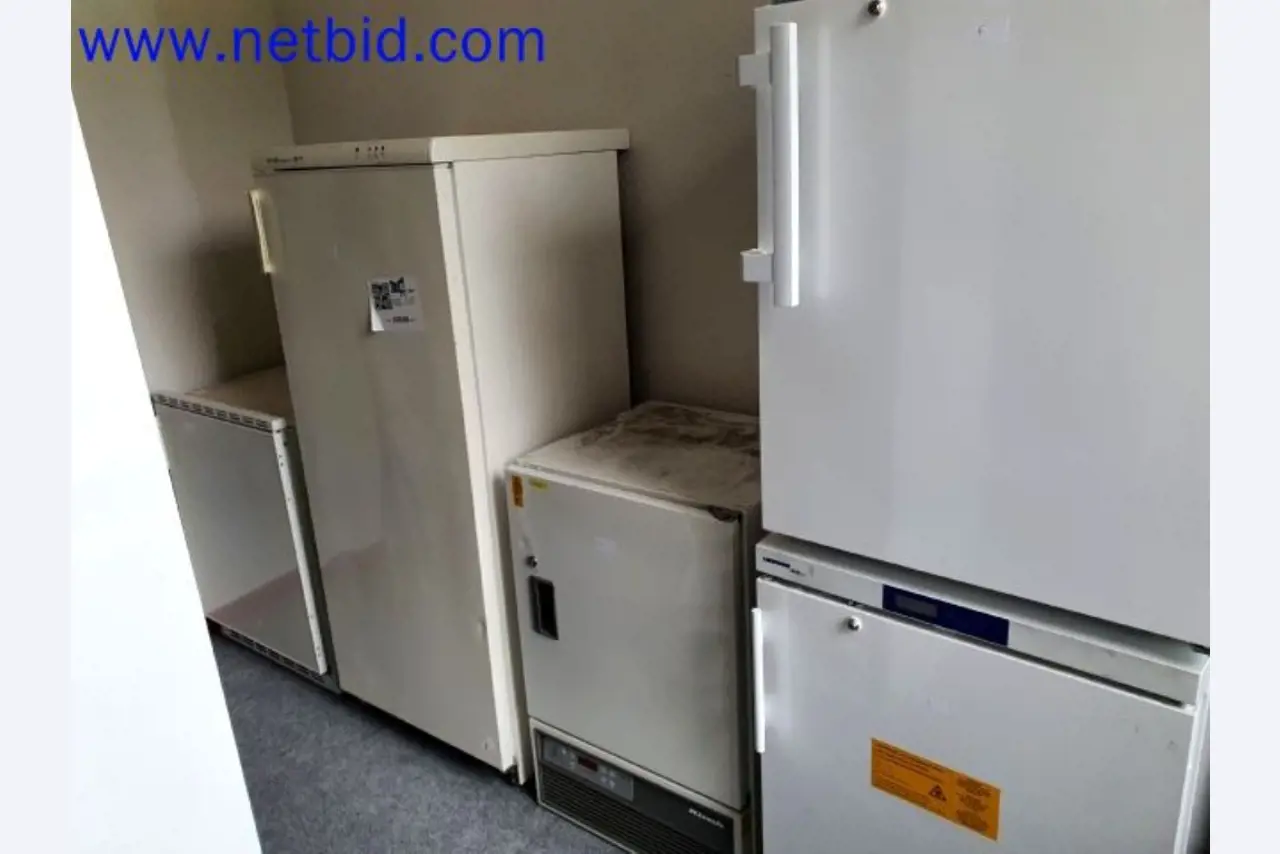 Lager, Analyse-Labor und Medizintechnik aus dem Bereich Containerumbau für mobile Labor und Medizin-Technik-4