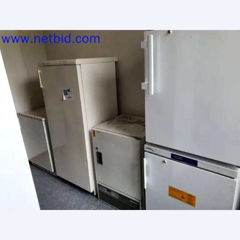 Lager, Analyse-Labor und Medizintechnik aus dem Bereich Containerumbau für mobile Labor und Medizin-Technik-4