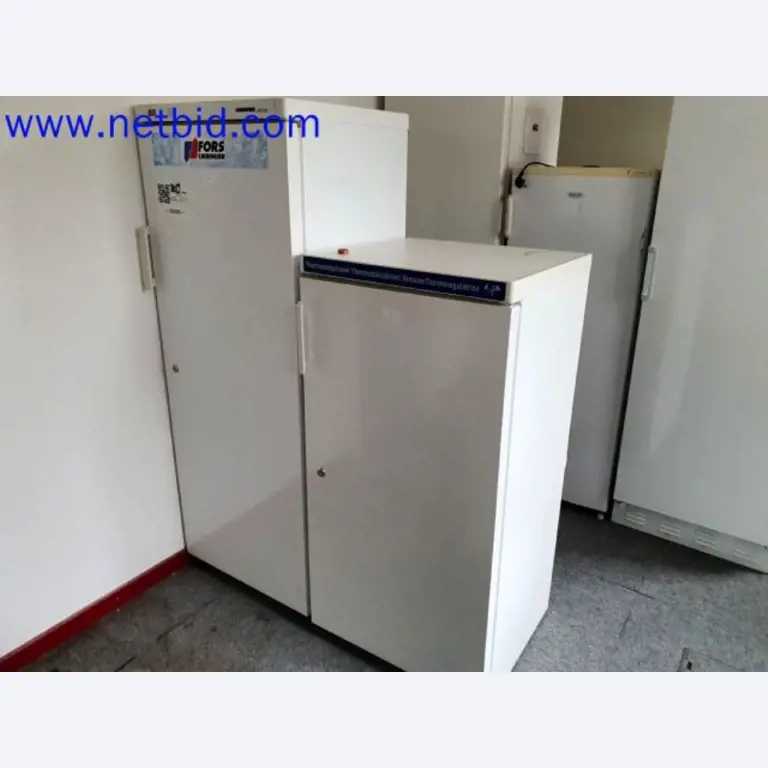 Lager, Analyse-Labor und Medizintechnik aus dem Bereich Containerumbau für mobile Labor und Medizin-Technik-6