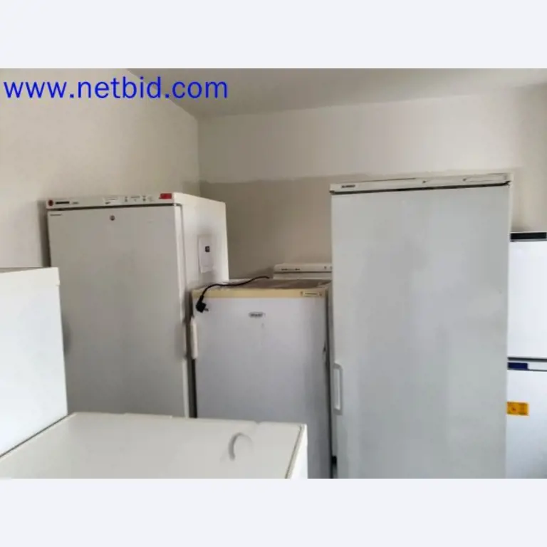 Lager, Analyse-Labor und Medizintechnik aus dem Bereich Containerumbau für mobile Labor und Medizin-Technik-7