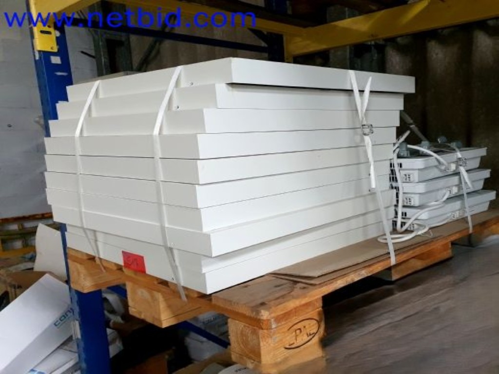 Lager, Analyse-Labor und Medizintechnik aus dem Bereich Containerumbau für mobile Labor und Medizin-Technik-1