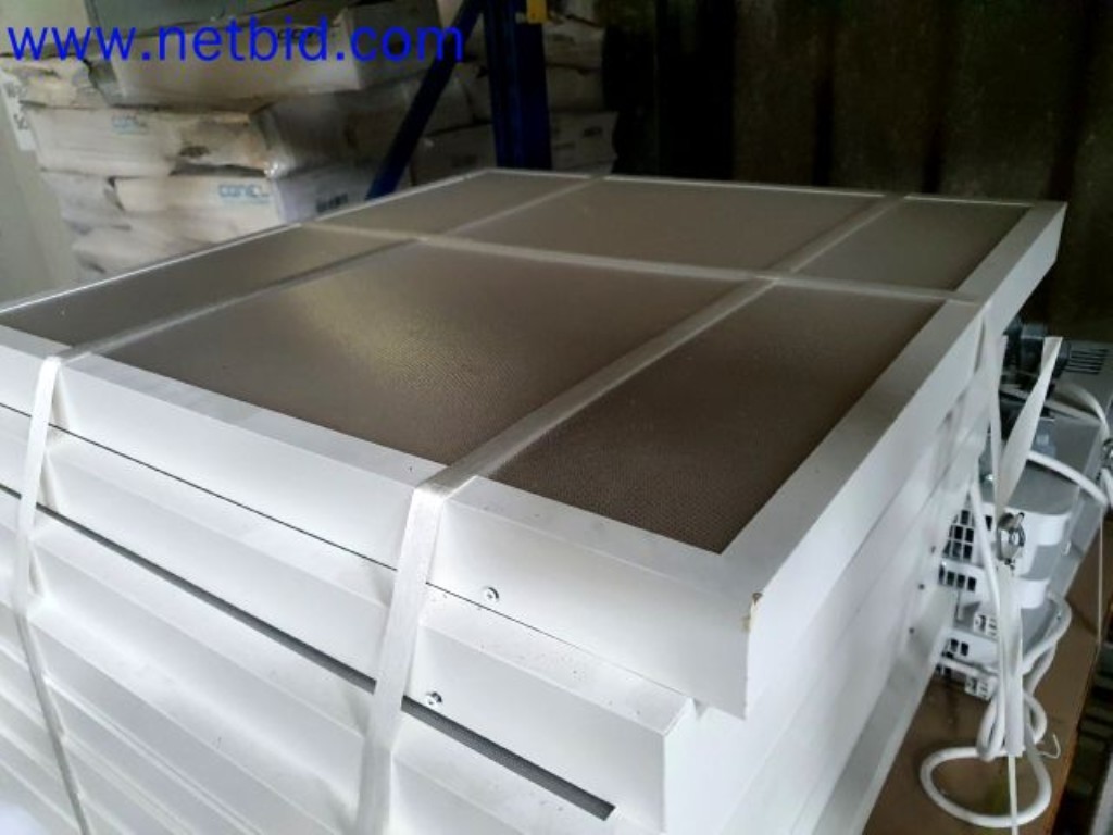 Lager, Analyse-Labor und Medizintechnik aus dem Bereich Containerumbau für mobile Labor und Medizin-Technik-4