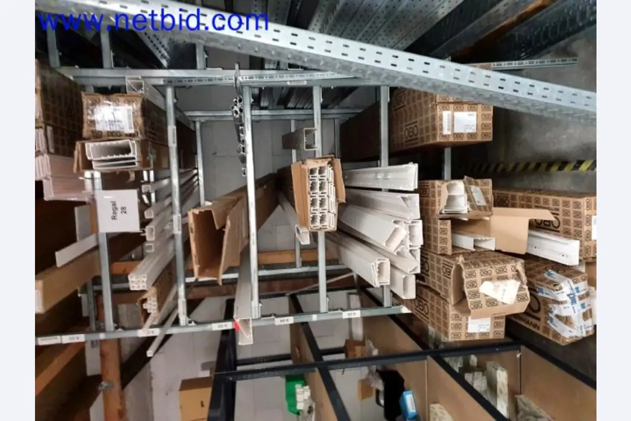 Lager, Analyse-Labor und Medizintechnik aus dem Bereich Containerumbau für mobile Labor und Medizin-Technik-4