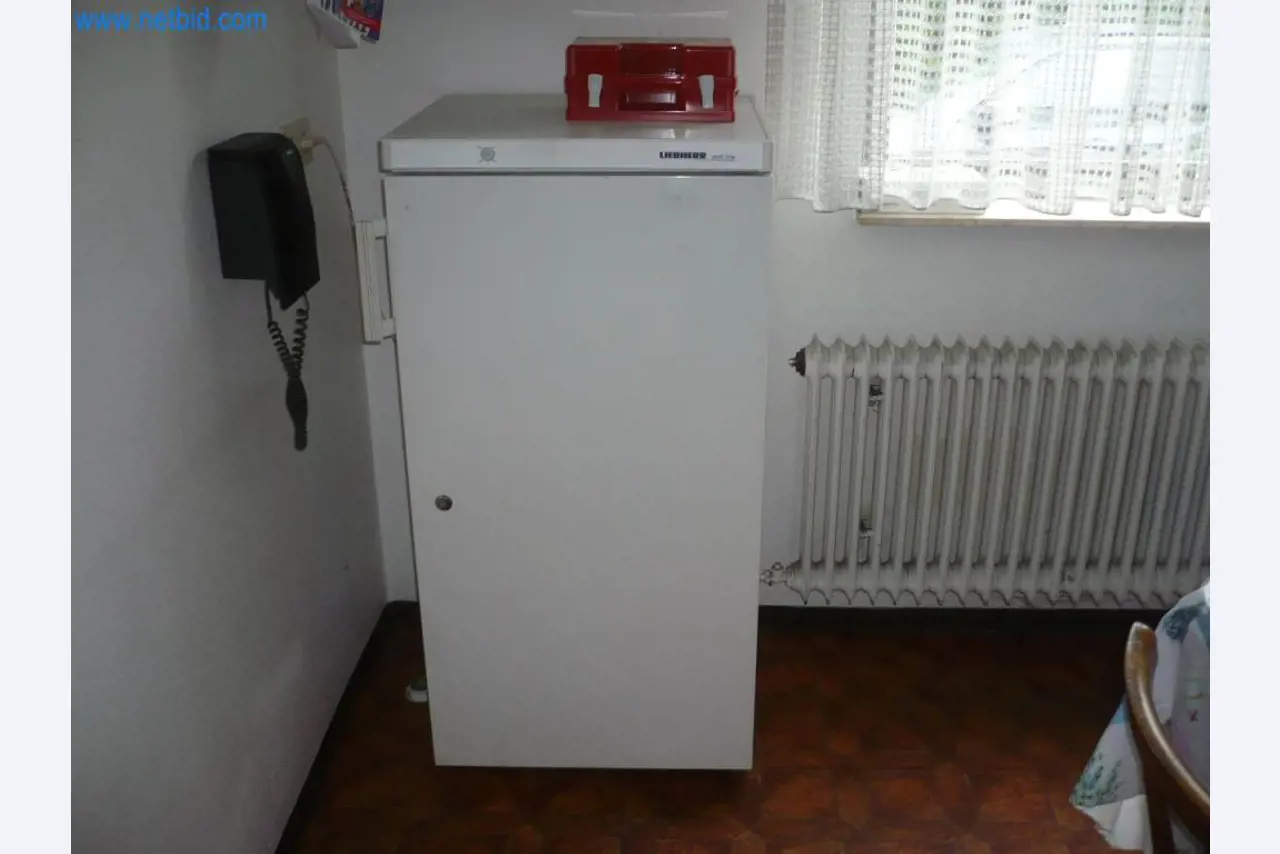 Stroje a systémy (povrchová úprava, práškové lakování, kalírna)-1