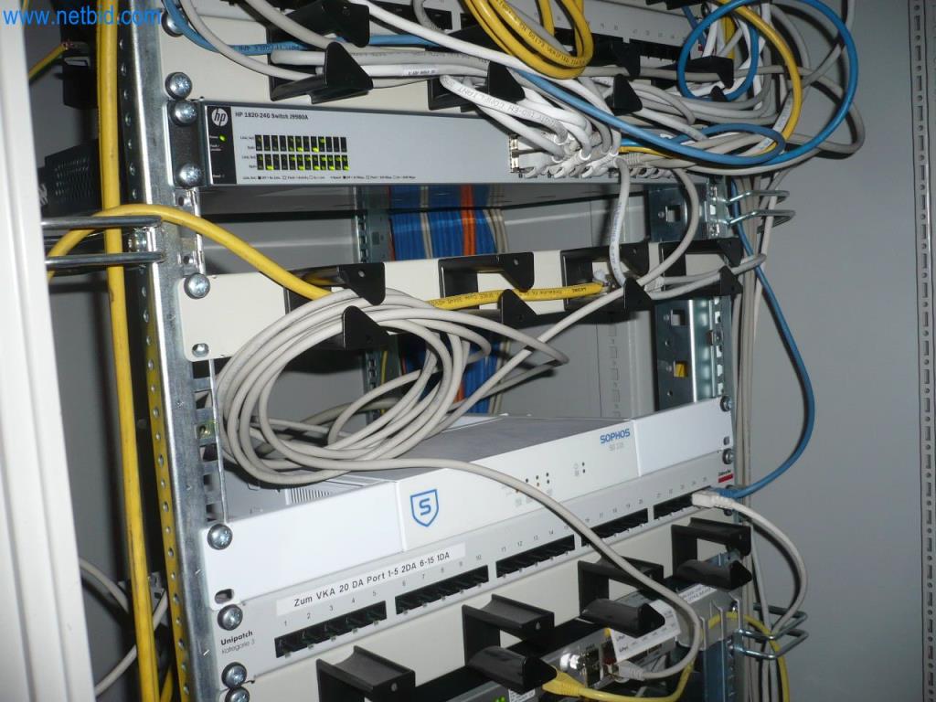 Stroje a systémy (povrchová úprava, práškové lakování, kalírna)-1