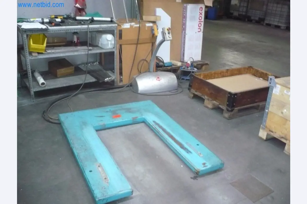 Stroje a systémy (povrchová úprava, práškové lakování, kalírna)-1