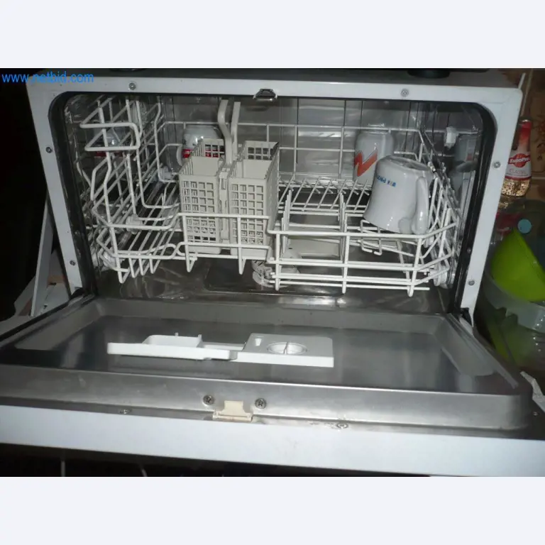 Stroje a systémy (povrchová úprava, práškové lakování, kalírna)-1