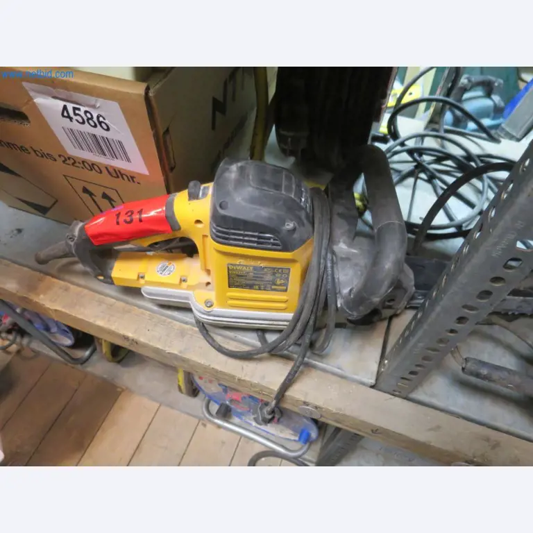 Baumaschinen und -fahrzeuge (Abbruch, Erdarbeiten und Recycling)-1