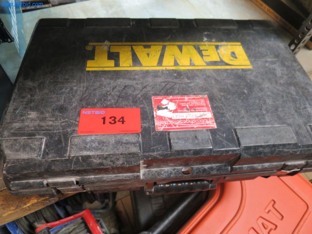 Baumaschinen und -fahrzeuge (Abbruch, Erdarbeiten und Recycling)-2