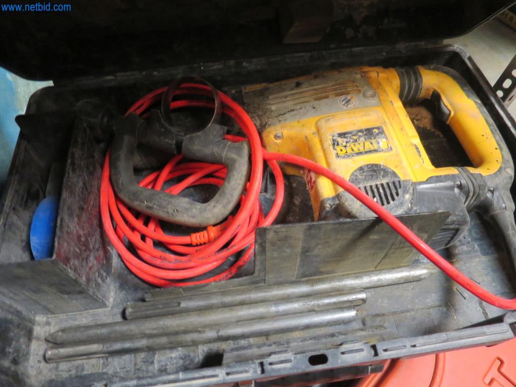 Baumaschinen und -fahrzeuge (Abbruch, Erdarbeiten und Recycling)-3