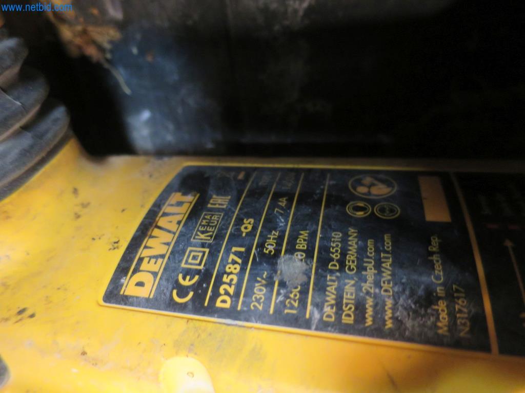 Baumaschinen und -fahrzeuge (Abbruch, Erdarbeiten und Recycling)-4