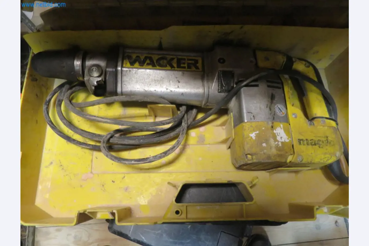 Baumaschinen und -fahrzeuge (Abbruch, Erdarbeiten und Recycling)-2