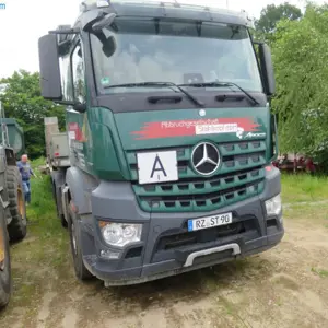 Tractor Mercedes-Benz Arocs 2651