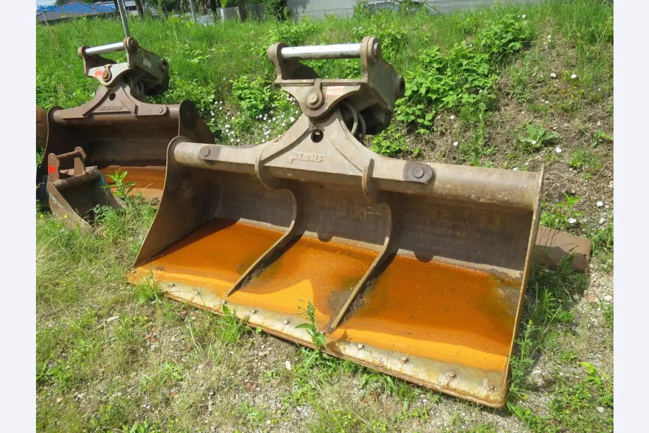 Baumaschinen und -fahrzeuge (Abbruch, Erdarbeiten und Recycling)-2