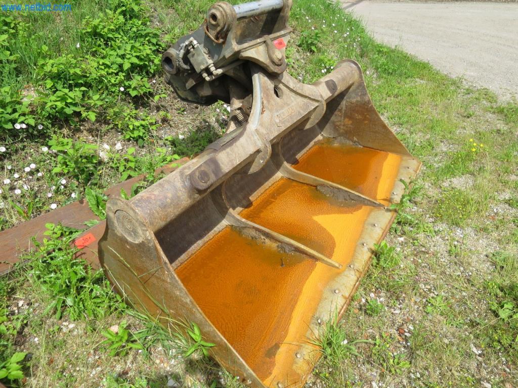 Baumaschinen und -fahrzeuge (Abbruch, Erdarbeiten und Recycling)-3