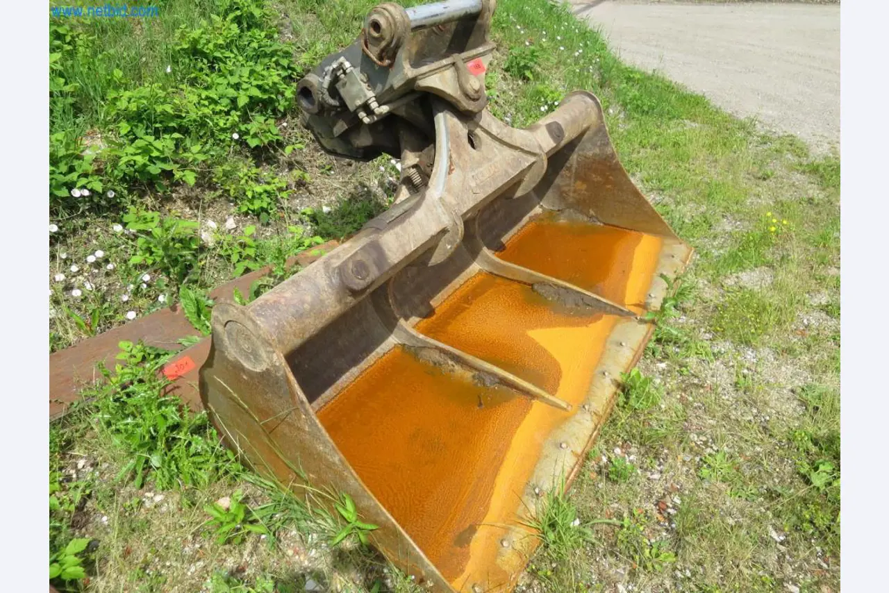 Baumaschinen und -fahrzeuge (Abbruch, Erdarbeiten und Recycling)-3