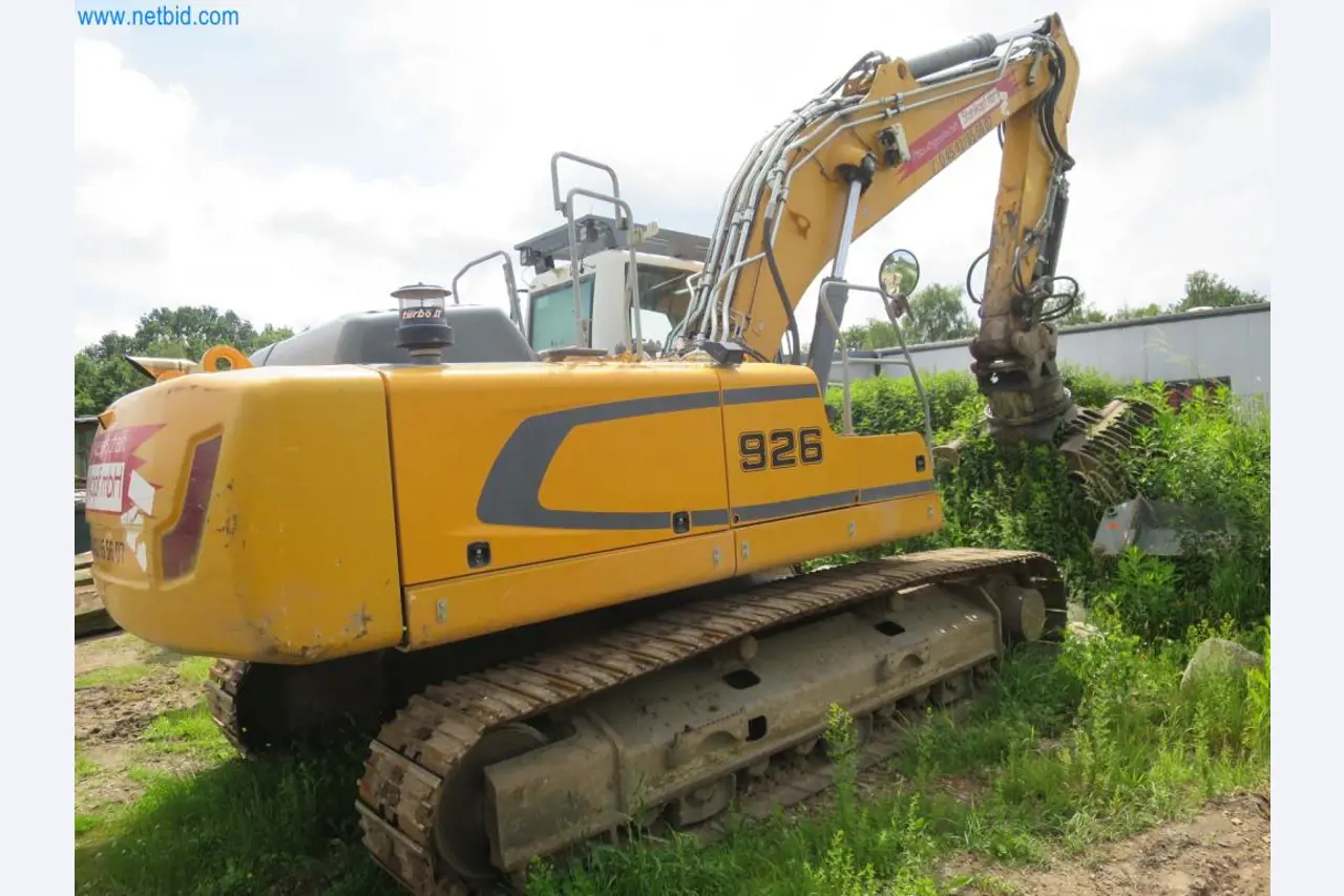 Baumaschinen und -fahrzeuge (Abbruch, Erdarbeiten und Recycling)-5