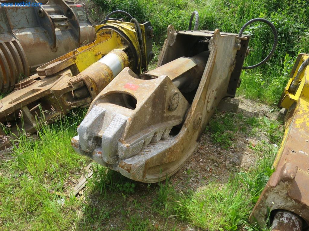 Stavební stroje a vozidla (demolice, zemní práce a recyklace)-1