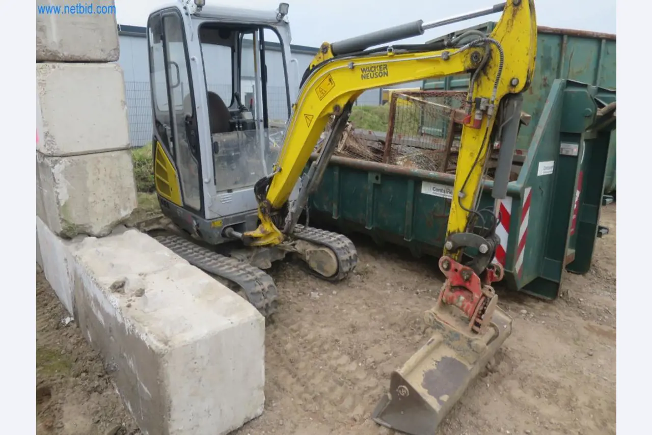 Stavební stroje a vozidla (demolice, zemní práce a recyklace)-1