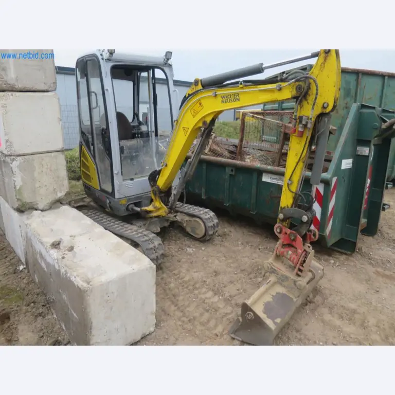 Stavební stroje a vozidla (demolice, zemní práce a recyklace)-1