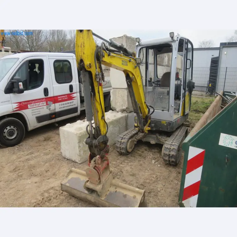 Stavební stroje a vozidla (demolice, zemní práce a recyklace)-2