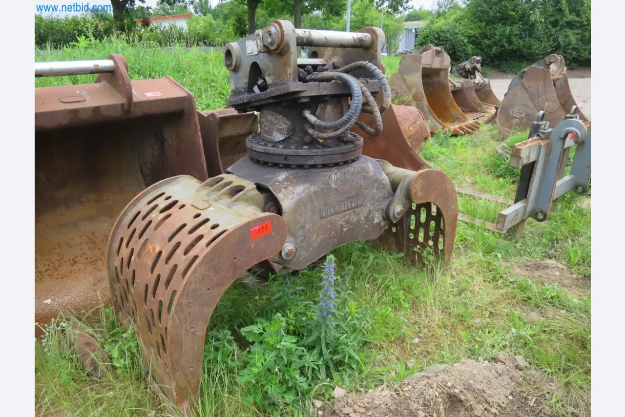 Stavební stroje a vozidla (demolice, zemní práce a recyklace)-1