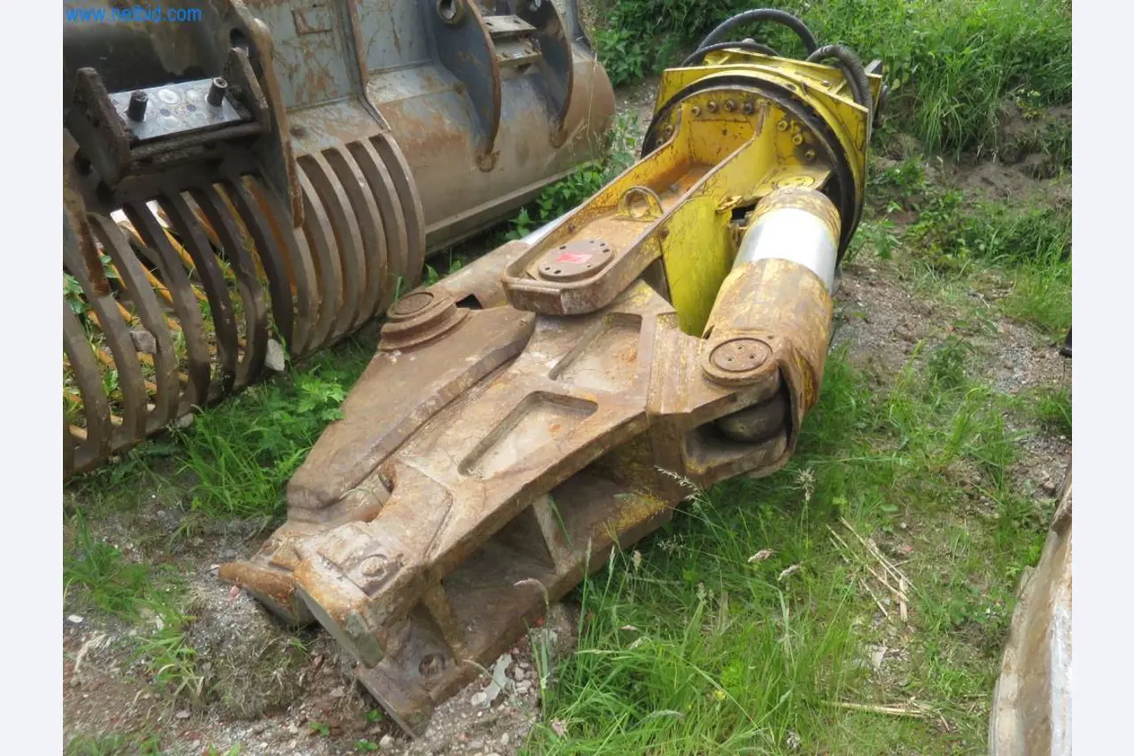 Baumaschinen und -fahrzeuge (Abbruch, Erdarbeiten und Recycling)-1