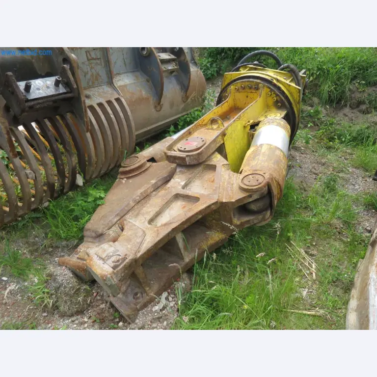 Baumaschinen und -fahrzeuge (Abbruch, Erdarbeiten und Recycling)-1