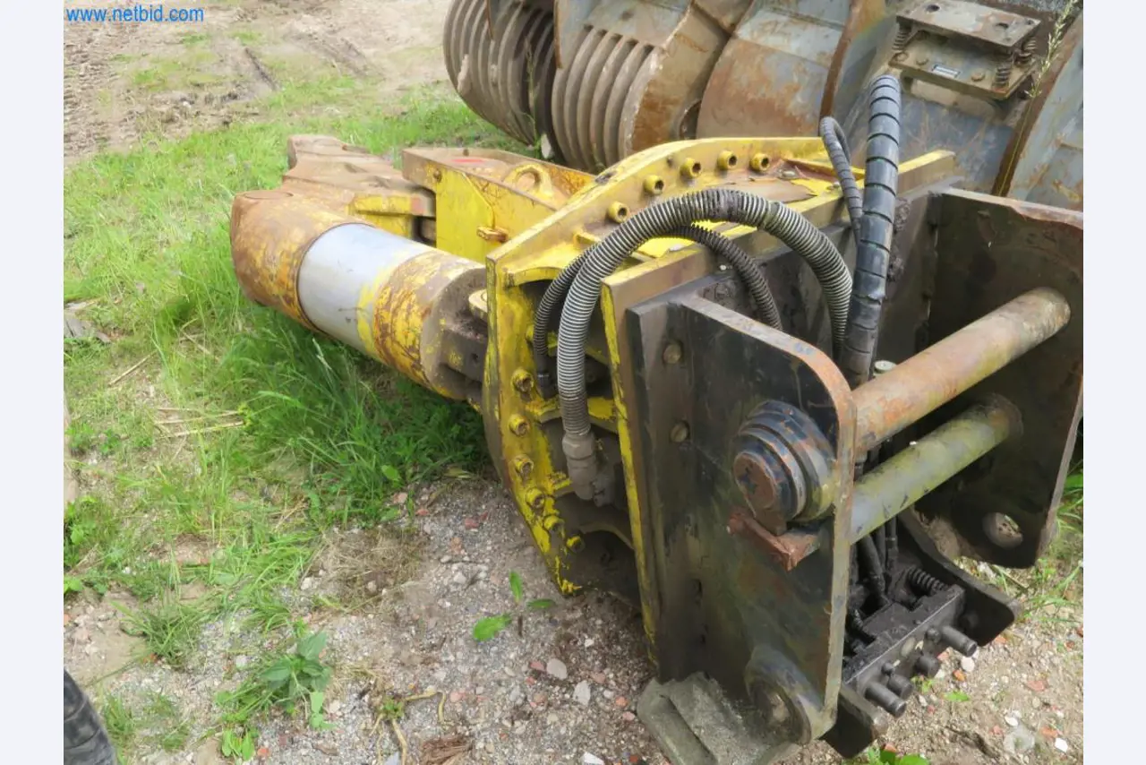 Baumaschinen und -fahrzeuge (Abbruch, Erdarbeiten und Recycling)-2