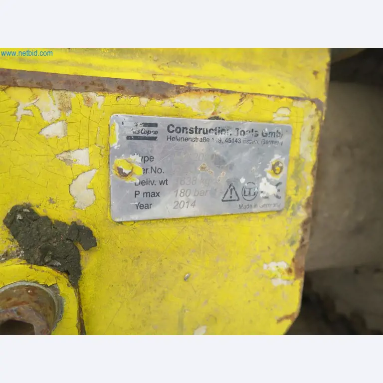 Baumaschinen und -fahrzeuge (Abbruch, Erdarbeiten und Recycling)-5