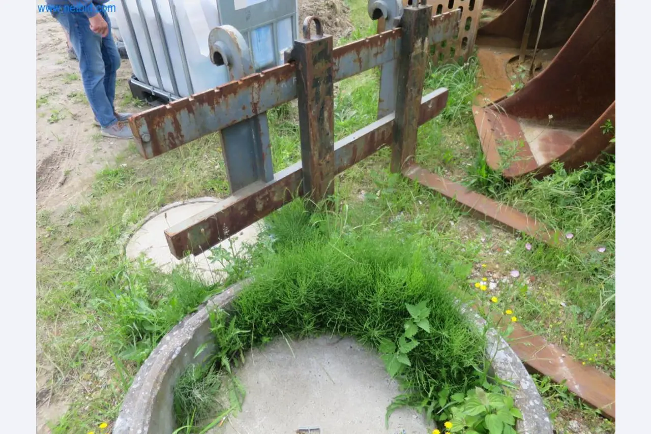 Construction machinery and vehicles (demolition, earthworks and recycling)-2