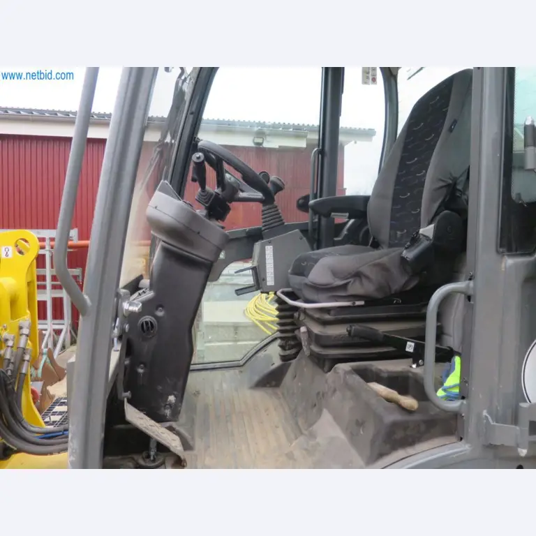 Baumaschinen und -fahrzeuge (Abbruch, Erdarbeiten und Recycling)-11