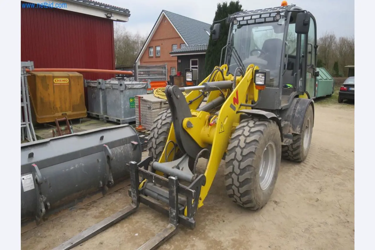 Baumaschinen und -fahrzeuge (Abbruch, Erdarbeiten und Recycling)-1