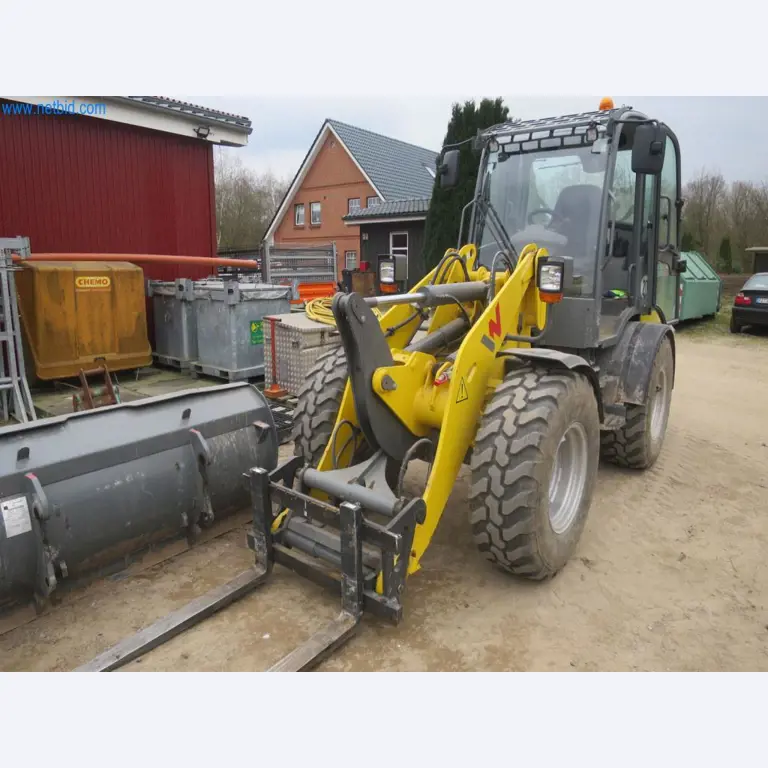 Baumaschinen und -fahrzeuge (Abbruch, Erdarbeiten und Recycling)-1