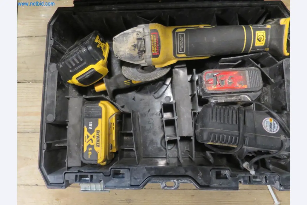 Stavební stroje a vozidla (demolice, zemní práce a recyklace)-2