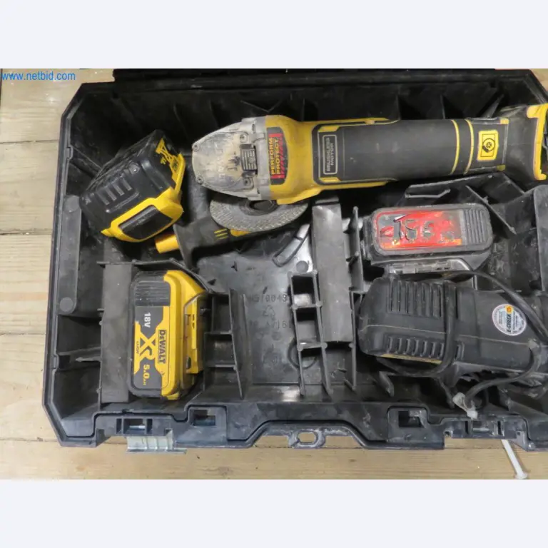 Stavební stroje a vozidla (demolice, zemní práce a recyklace)-2