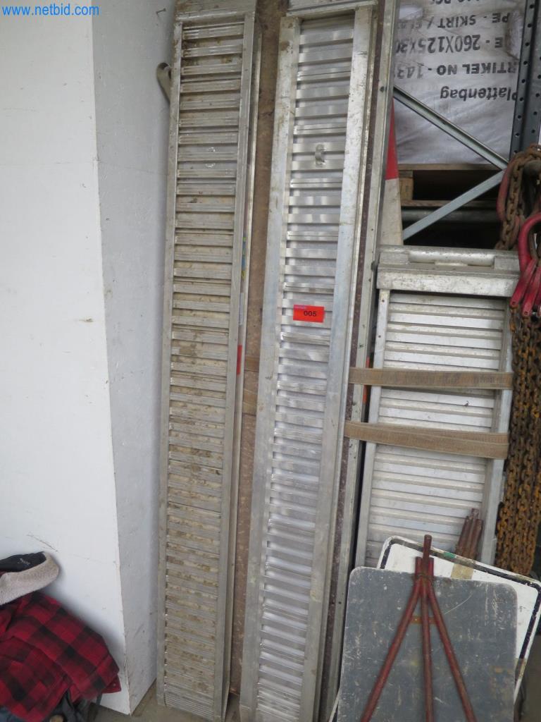 Stavební stroje a vozidla (demolice, zemní práce a recyklace)-1