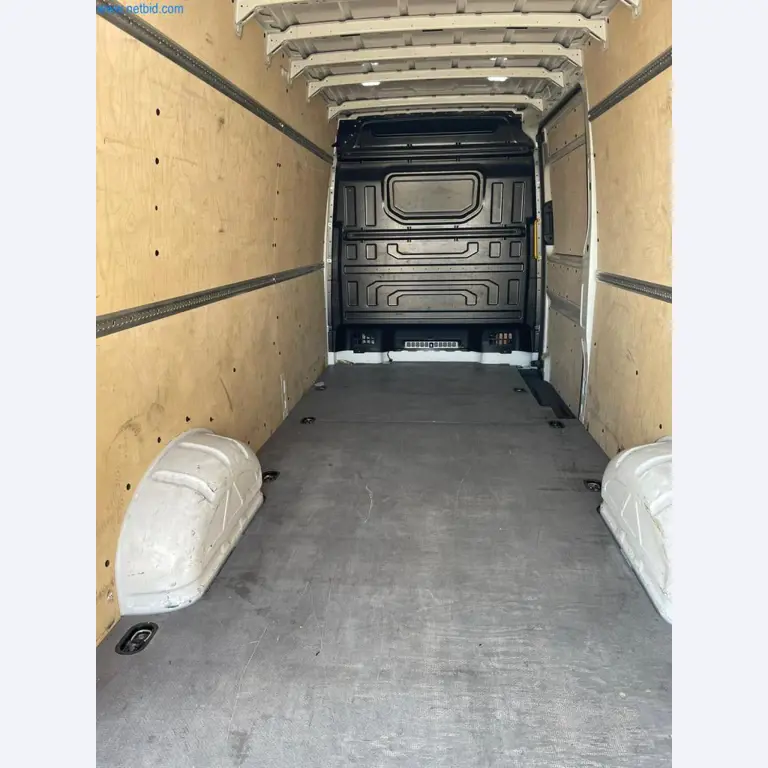 Vehículos de una empresa de transportes-10