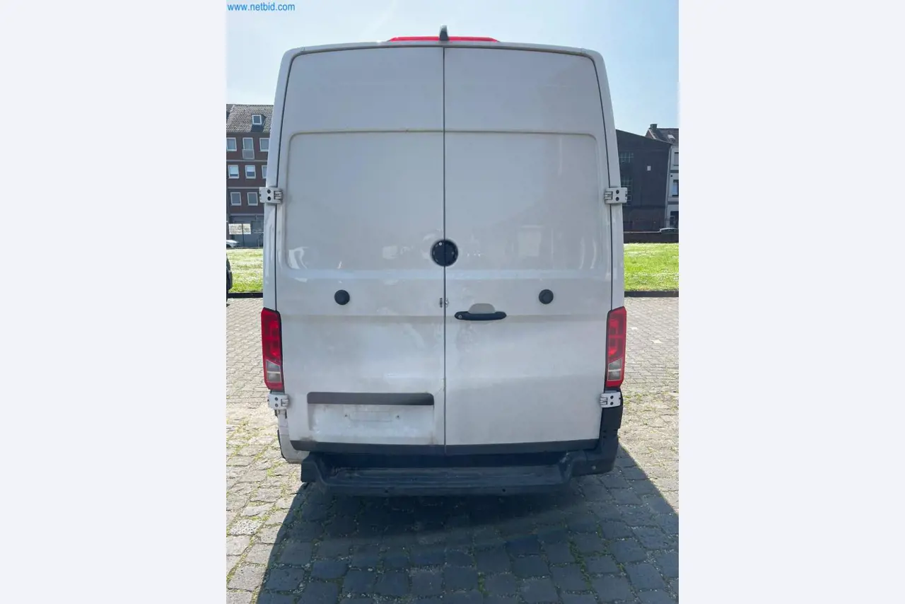 Vehículos de una empresa de transportes-8