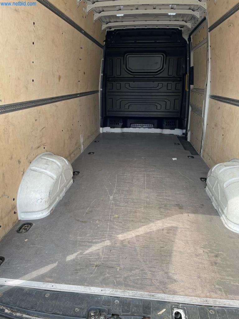 Véhicules d'une entreprise de transport-10