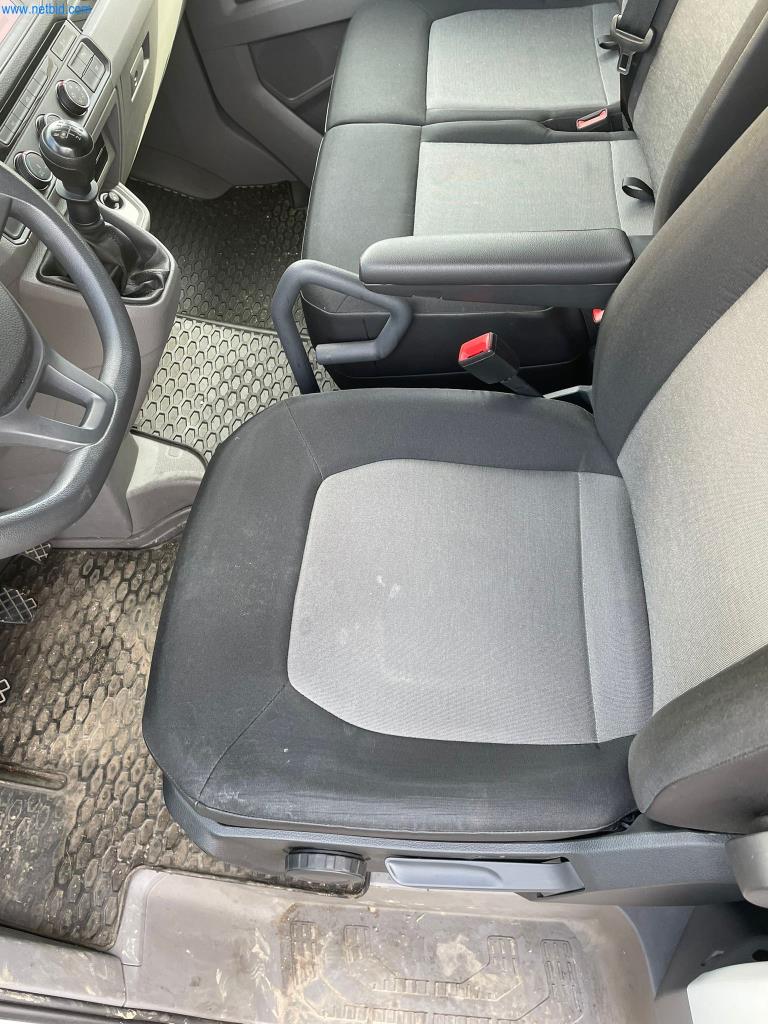 Véhicules d'une entreprise de transport-11